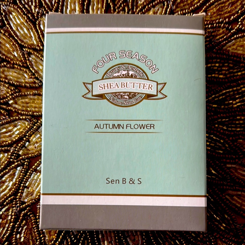 Kiss on the Moon Shea Butter Home Pedicure Spa Kit Autumn Flower